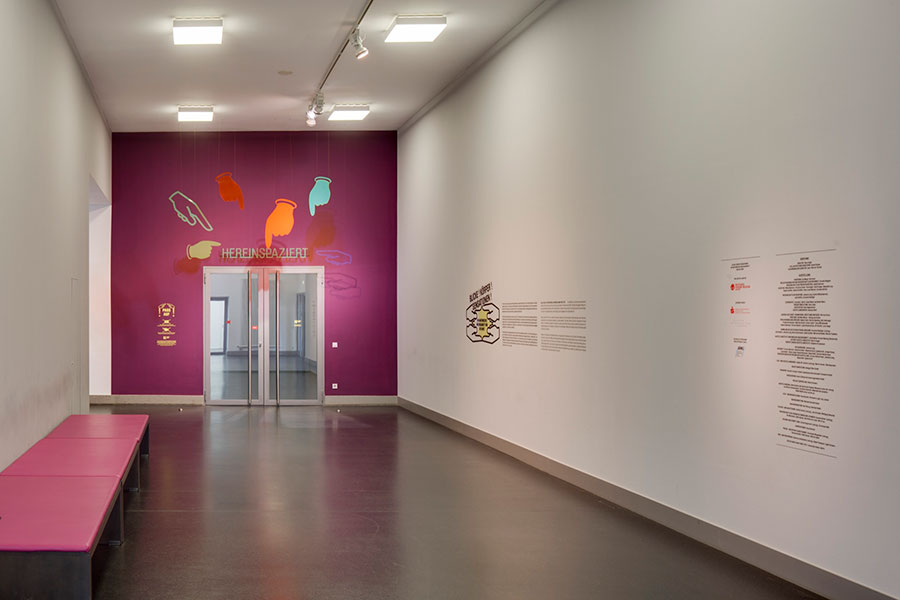Entrance, scenography of the exhibition by chezweitz, Berlin